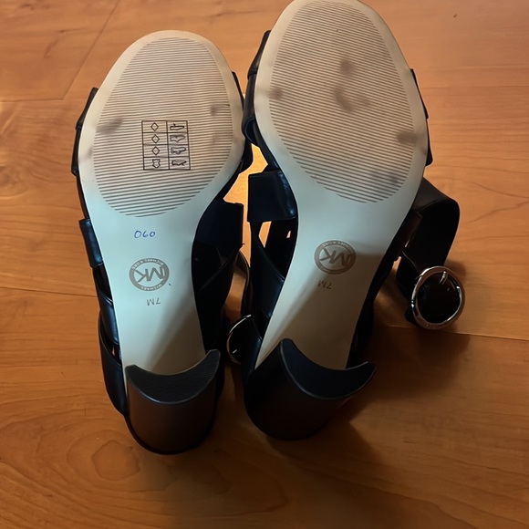 New Michael Kors leather sandals - Picture 6 of 8